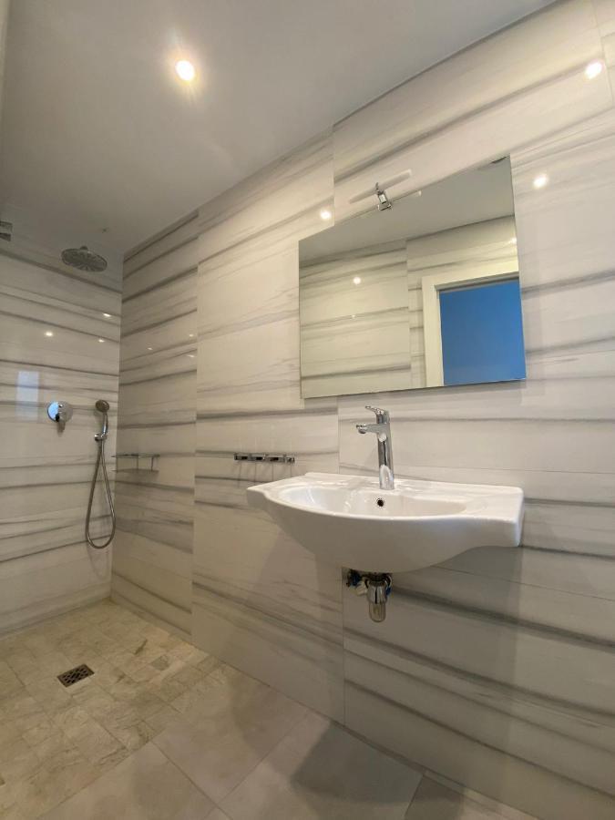 New Townhouse In The Heart Of Nerja With Jacuzzi别墅 外观 照片